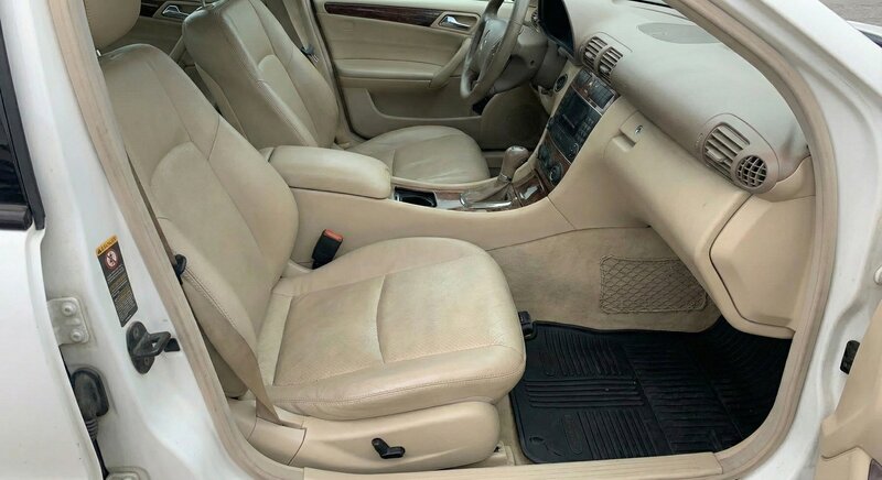 Intérieur Mercedes Classe C après nettoyage